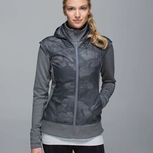 Like NewLululemon Snug Sprinter Jacket Heathered Slate / Dream Rose Slate Black